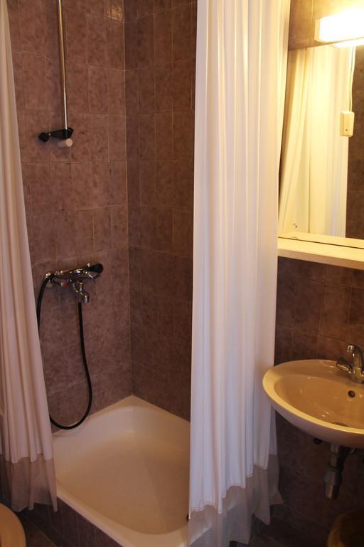 זאטון Apartments And Rooms Villa Mir מראה חיצוני תמונה