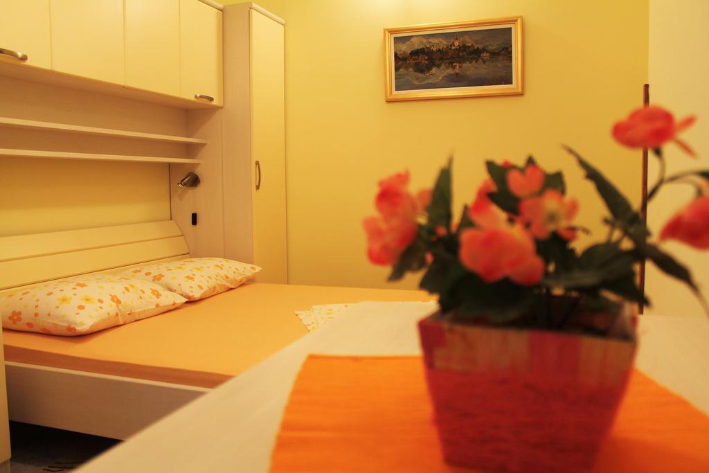 זאטון Apartments And Rooms Villa Mir מראה חיצוני תמונה